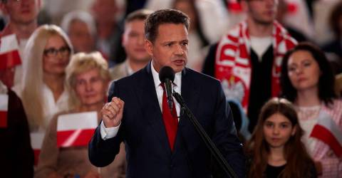 Polish centrists narrow presidential lead leaves pro-EU path in balance