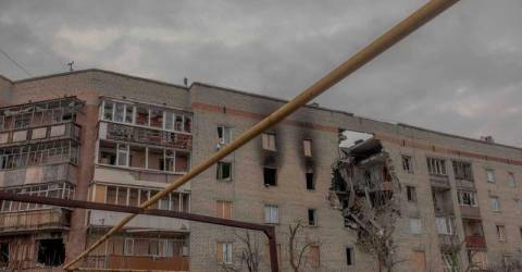 Russian attacks on Ukraine kill 15
