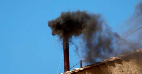 Black smoke at conclave, no new Catholic pope on Thursday morning