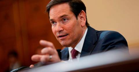 US sanctions four Cuban officials for jailing political dissident 