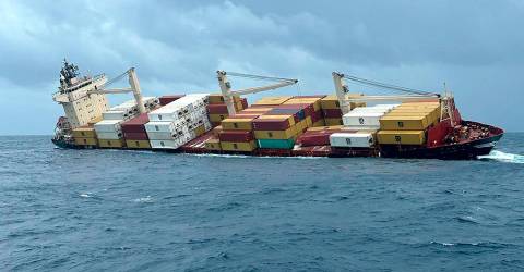 Ship carrying 640 containers and hazardous chemicals sinks off India