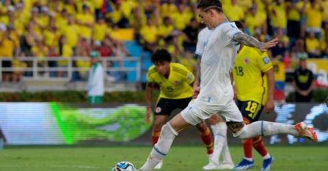 Uruguay se lleva un punto de Barranquilla con un gol de penalti de Darwin  Núñez (2-2)