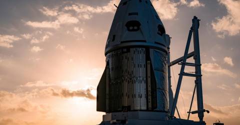 Het onbemande Dragon-ruimtevaartuig van SpaceX heeft zich na verschillende vertragingen losgemaakt van het internationale ruimtestation
