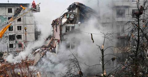Russia and Ukraine trade blame for attack on Kursk school