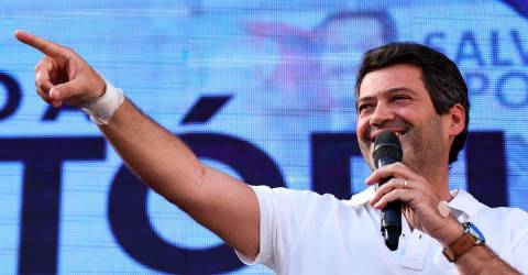 Portugal holds snap election with centre-right leading polls