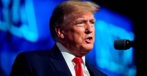 Trump blames deadly Washington air collision on diversity