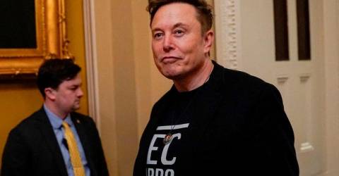 Elon Musk says Post Office, Amtrak should be privatized