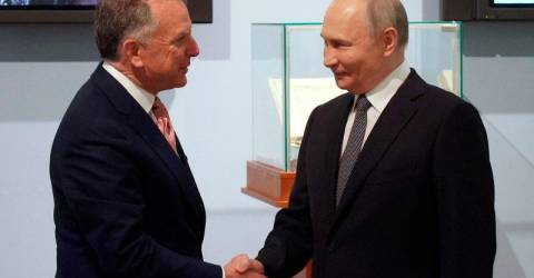 Trump tells Russia to ‘get moving’ on Ukraine as Witkoff meets Putin