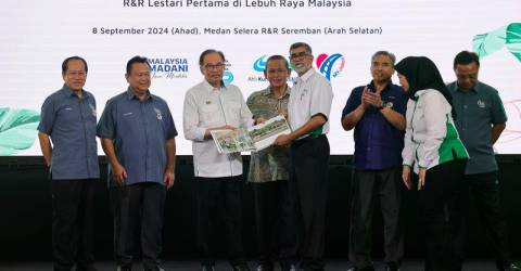 PM rasmi R&R lestari pertama di lebuh raya Malaysia