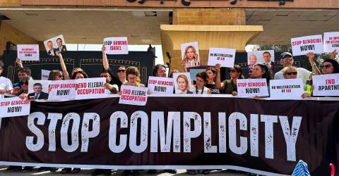Italian MPs protest at Egypt’s Gaza border against war