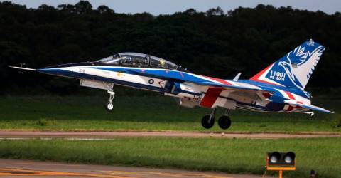 Taiwan military training jet crashes, pilot rescued
