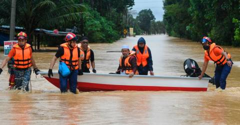 Mangsa Banjir Di Kelantan, Terengganu Terus Meningkat