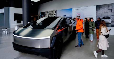 Tesla removed from Vancouver International Auto Show on safety concerns