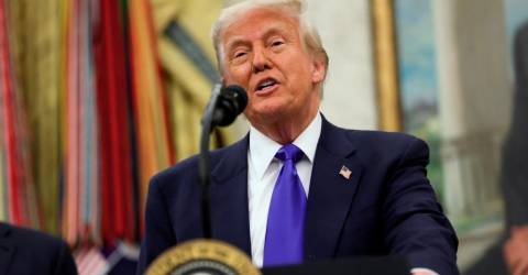 Trump to sign order to encourage domestic drug manufacturing