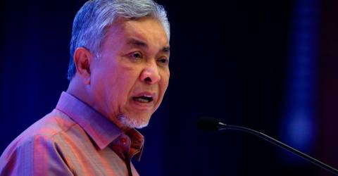 Ahmad Zahid hopes year of the dragon will bring joy, strengthen unity among people