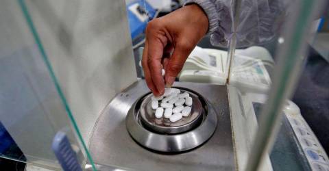Indian pharma stocks drop on Trumps tariff plans