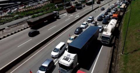 Traffic on major highways starting to build up