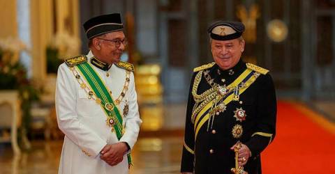 Anwar Merafak Sembah Tahniah Sultan Ibrahim Sebagai Agong Ke-17