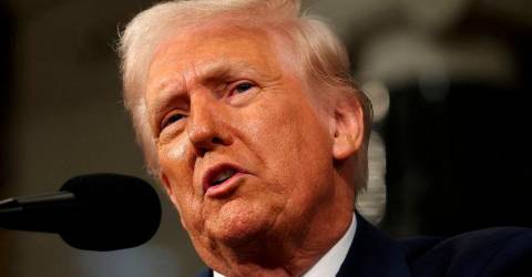 Trump pauses tariffs for autos as Trudeau call yields no breakthrough