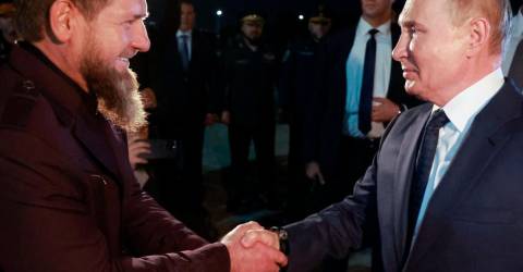 Putin visits Chechnya for first time since 2011