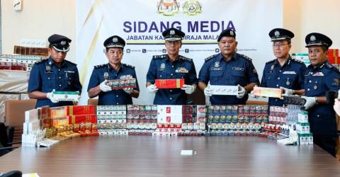 Smuggled cigarettes, kretek worth RM2.1m biggest haul in Perak this year