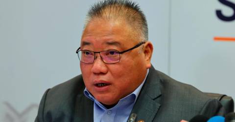 Tiong urges police to take firm action against criminal gangs in Sibu