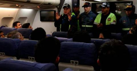 Venezuela-hired lawyers ask Salvadoran court for migrants freedom