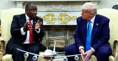 Trump confronts South Africas Ramaphosa with false claims of white genocide