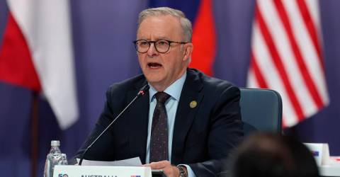 Australian PM urges action on Indigenous welfare