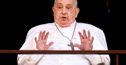 Pope Francis makes first public appearance in five weeks as he leaves hospital