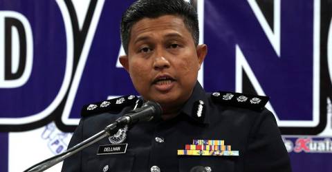 13 foreign GROs nabbed for allegedly misusing travel documents