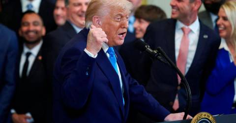 Trump’s Tax Bill Advances Amid Debt, GOP Divisions