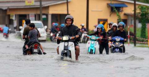 Terengganu floods force closure of 34 schools