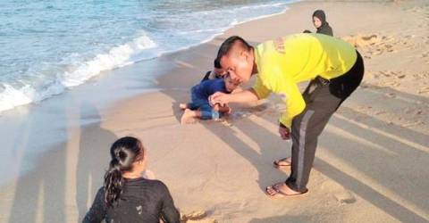 Five jellyfish sting cases in two days at Pantai Bukit Keluang