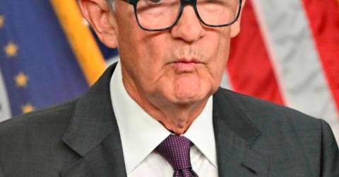 US Fed flags rising economic uncertainty and pauses rate cuts again