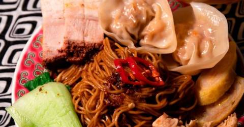 Myanmar couple earns five-figure income by selling wantan mee