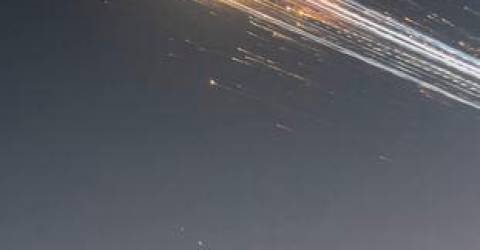 SpaceXs Starship explodes in flight test, forcing airlines to divert