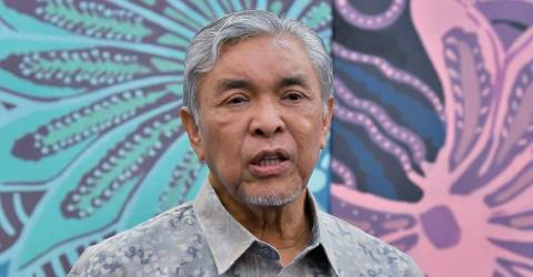 Gov’t committed to providing infrastructure for second to fourth gen Felda settlers - Ahmad Zahid