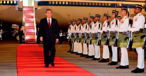 中国总理李强抵达马来西亚进行为期三天的正式访问 – theSun