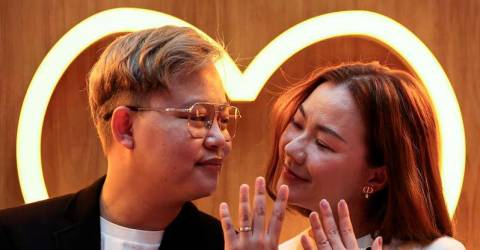 Thailand holds its first same-sex weddings, targets record registrations 