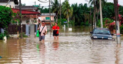 Increase in number of flood victims in Perak, Pahang this morning