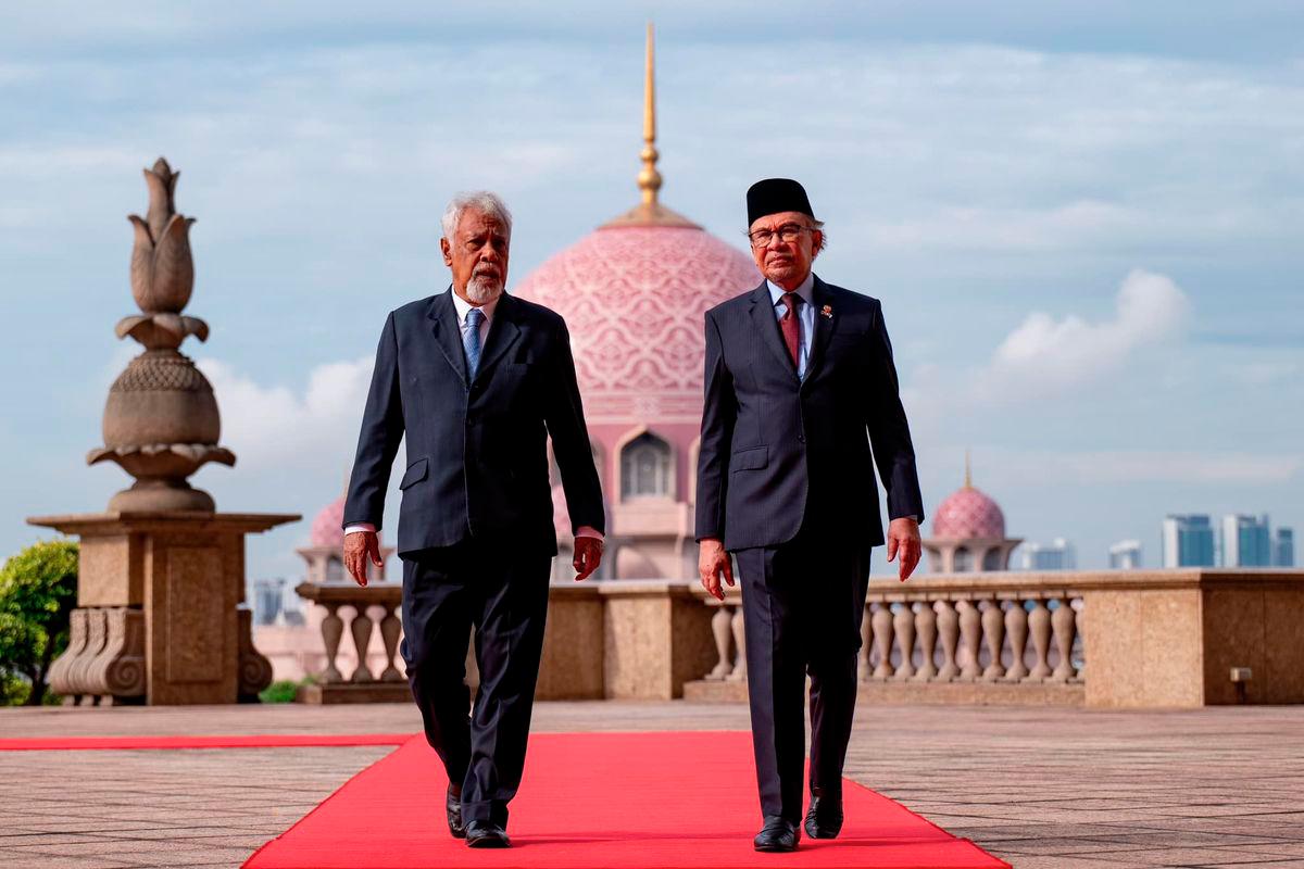 Prime Minister Datuk Seri Anwar Ibrahim received a courtesy visit from the Prime Minister of Timor-Leste, Kay Rala Xanana Gusmão, at the Prime Minister’s Office on 2 December 2024. – SADIQ ASYRAF/Prime Minister’s Office