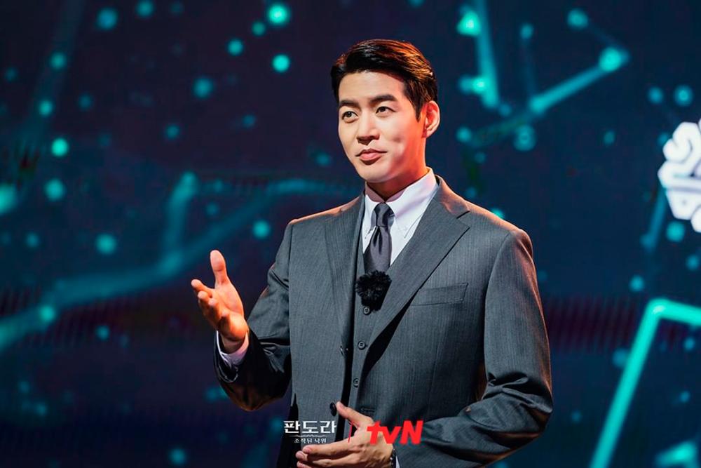 $!Lee Sang-yoon plays a presidential candidate and former tech business chairman in the series. – INSTAGRAM/@TVN_DRAMA