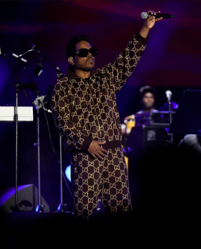 $!A still of Yuvan interacting with his fans at a concert. – INSTAGRAM