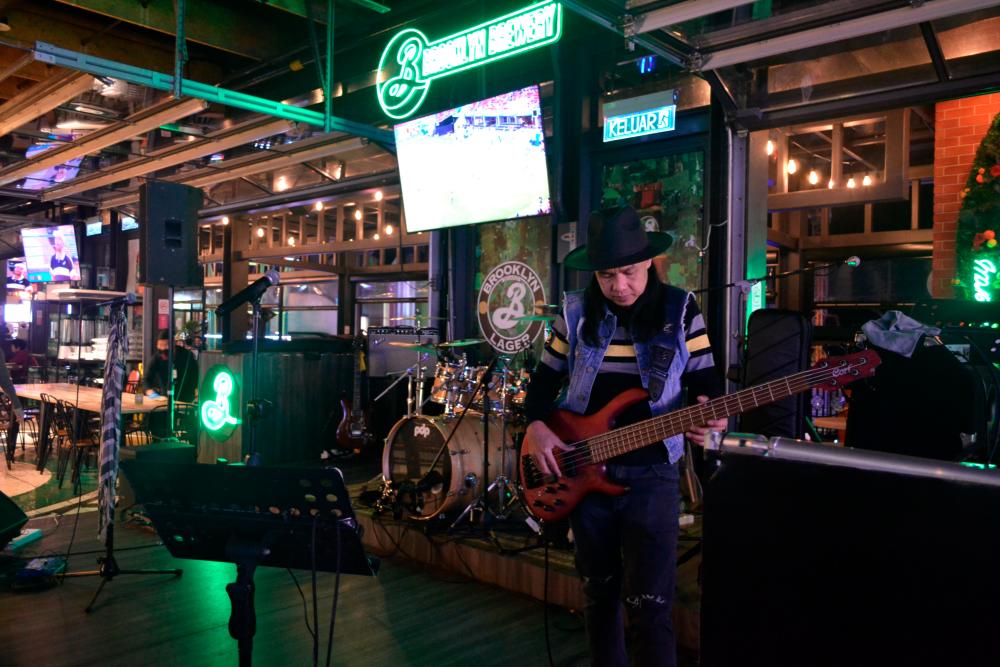 $!Customers can elevate their dining experience by enjoying live musical performances.