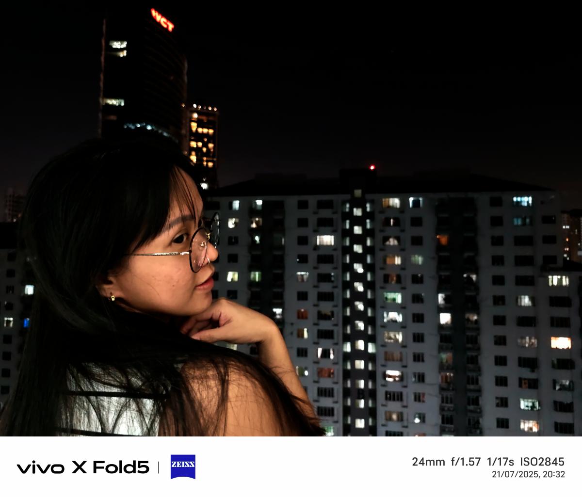 $!At night, the base photo mode using the main camera 23mm still led to well-lit pictures.