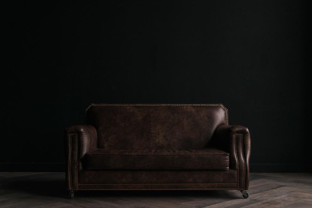 $!Try to avoid using hard-to-see dark furniture. – PICTURE COURTESY OF FREEPIK.COM