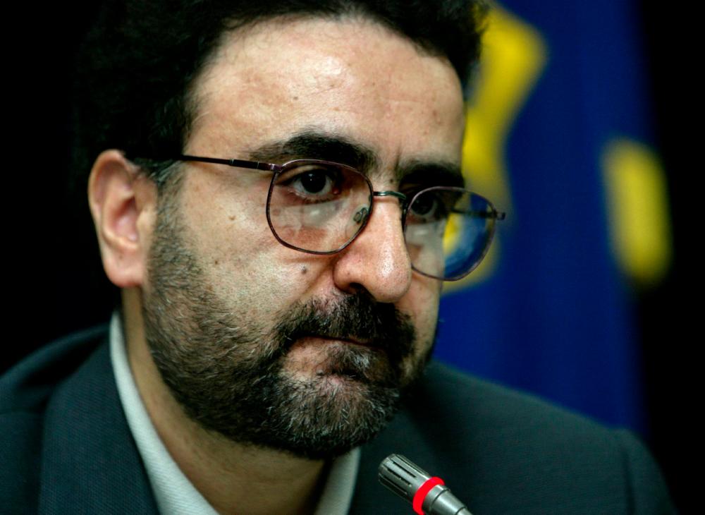 Mostafa Tajzadeh of the leadership committee of the reformist Islamic Iran Participation Front speaks with journalists at a news conference in Tehran February 21, 2004. - REUTERSPIX