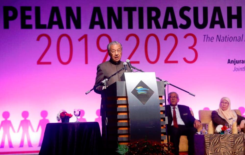 Prime Minister Tun Dr Mahathir Mohamad speaks at the launch of NACP on Jan 29, 2019. — Sunpix by Ashraf Shamsul