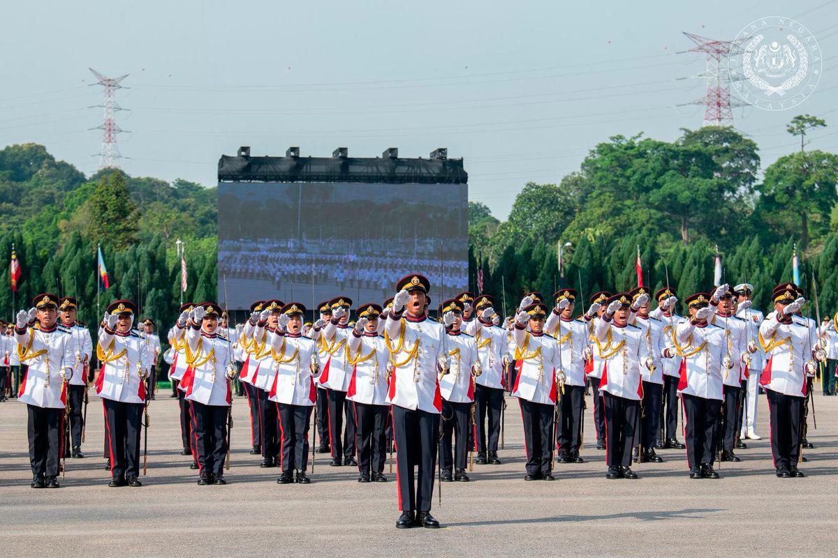 Sultan Ibrahim Sultan Iskandar - FACEBOOKpix